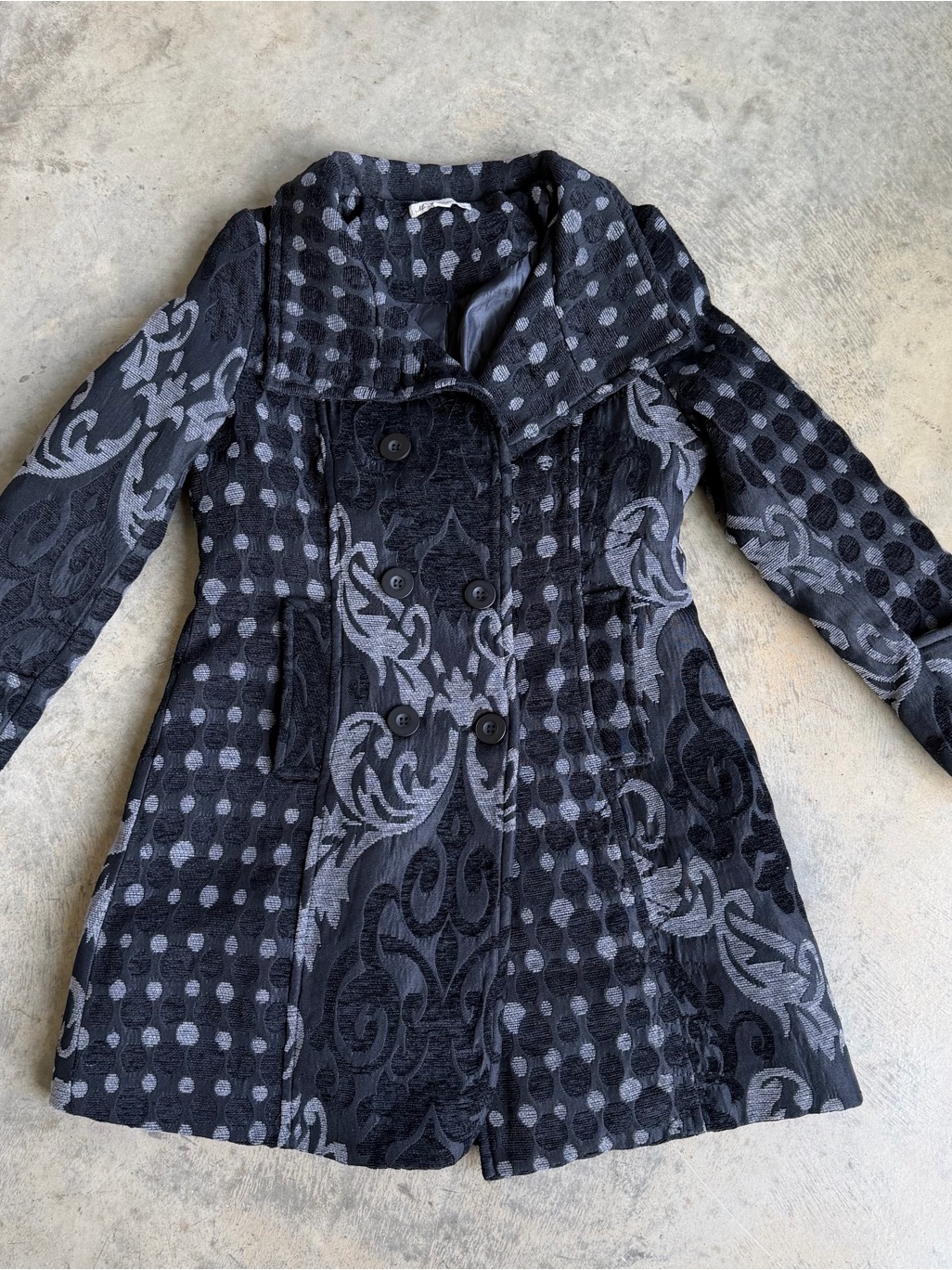 Women’s Black & Gray Patterned Double-Breasted Coat